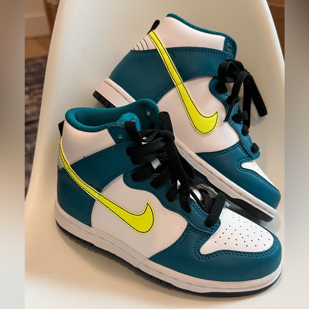 Kids Nike Dunks Size 12.5